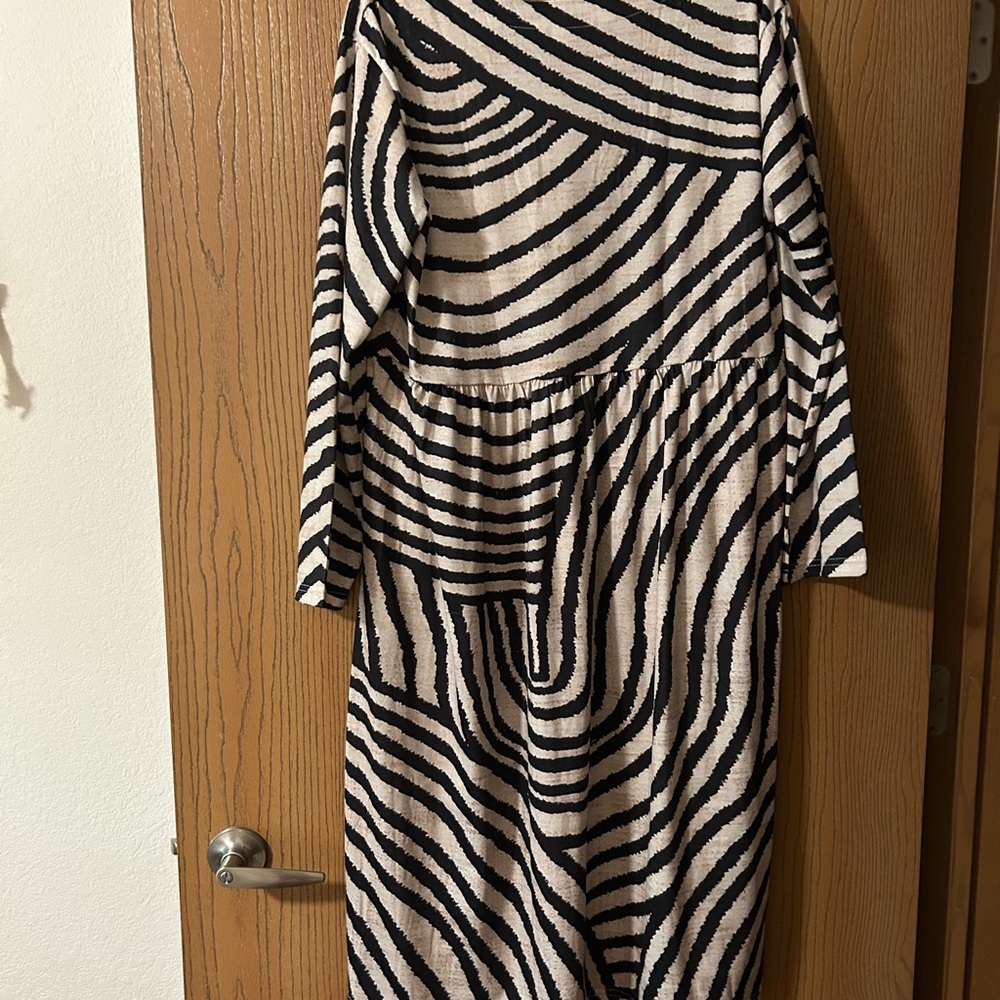 New Felymarose Comfortable Abstract Print Dress from Olivia Boutique, CA